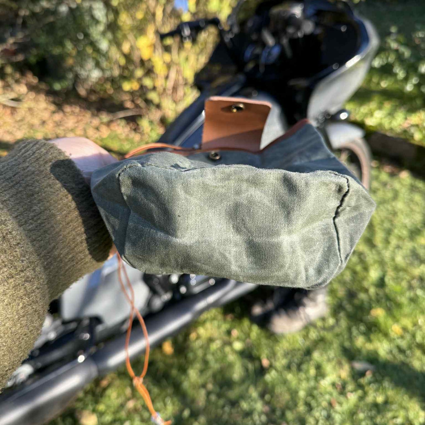 2Wheels Beltbag – Waxed Canvas Motorcycle Pouch | Foldable Foraging & Tool Bag for Riders and Camping