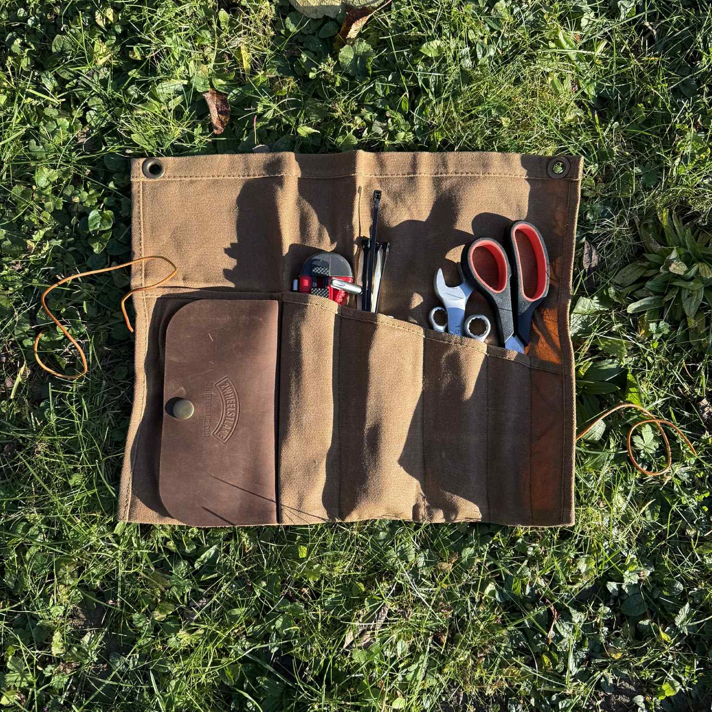 Waterproof Waxed Canvas Tool Roll – Durable Organizer for Camping & Outdoor Gear