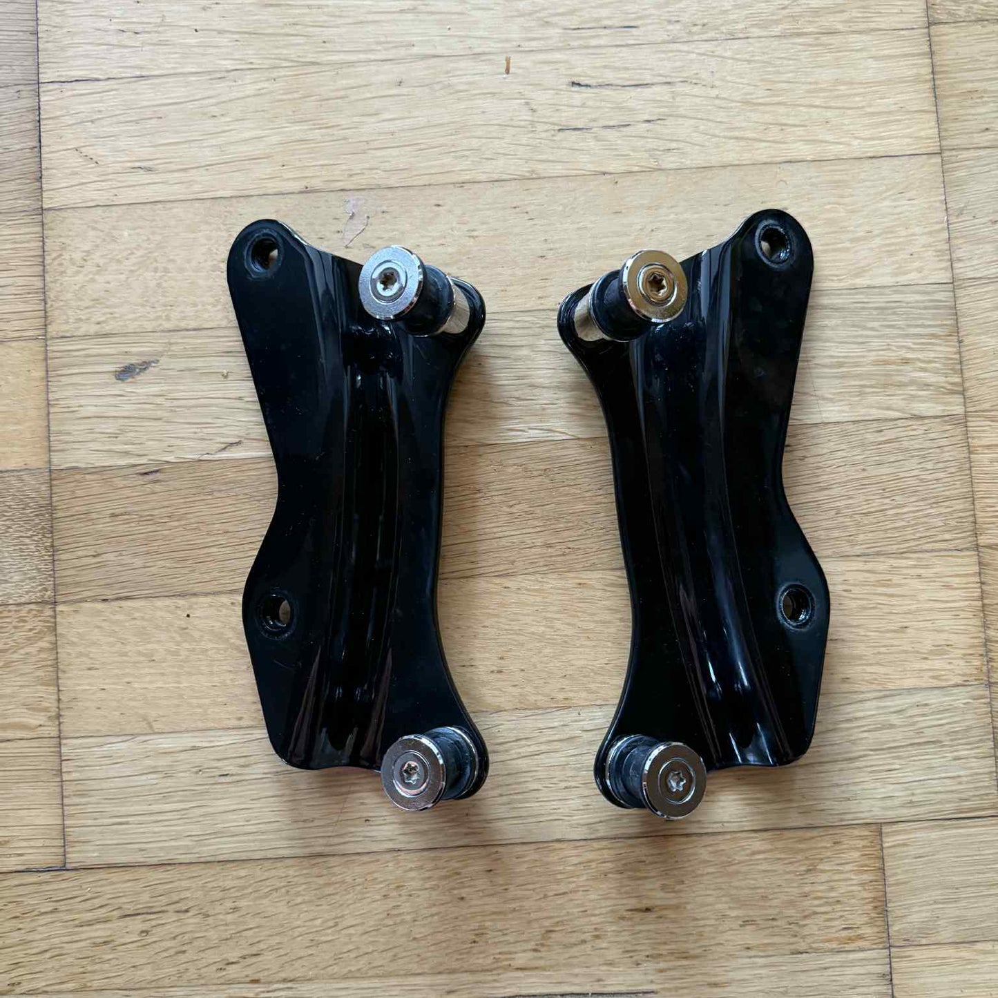 Pre-Owned Harley Davidson 4 Point Docking Hardware Kit - Gloss Black