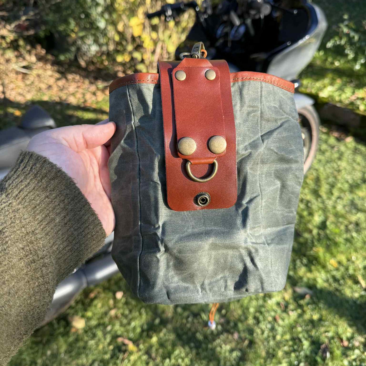 2Wheels Beltbag – Waxed Canvas Motorcycle Pouch | Foldable Foraging & Tool Bag for Riders and Camping