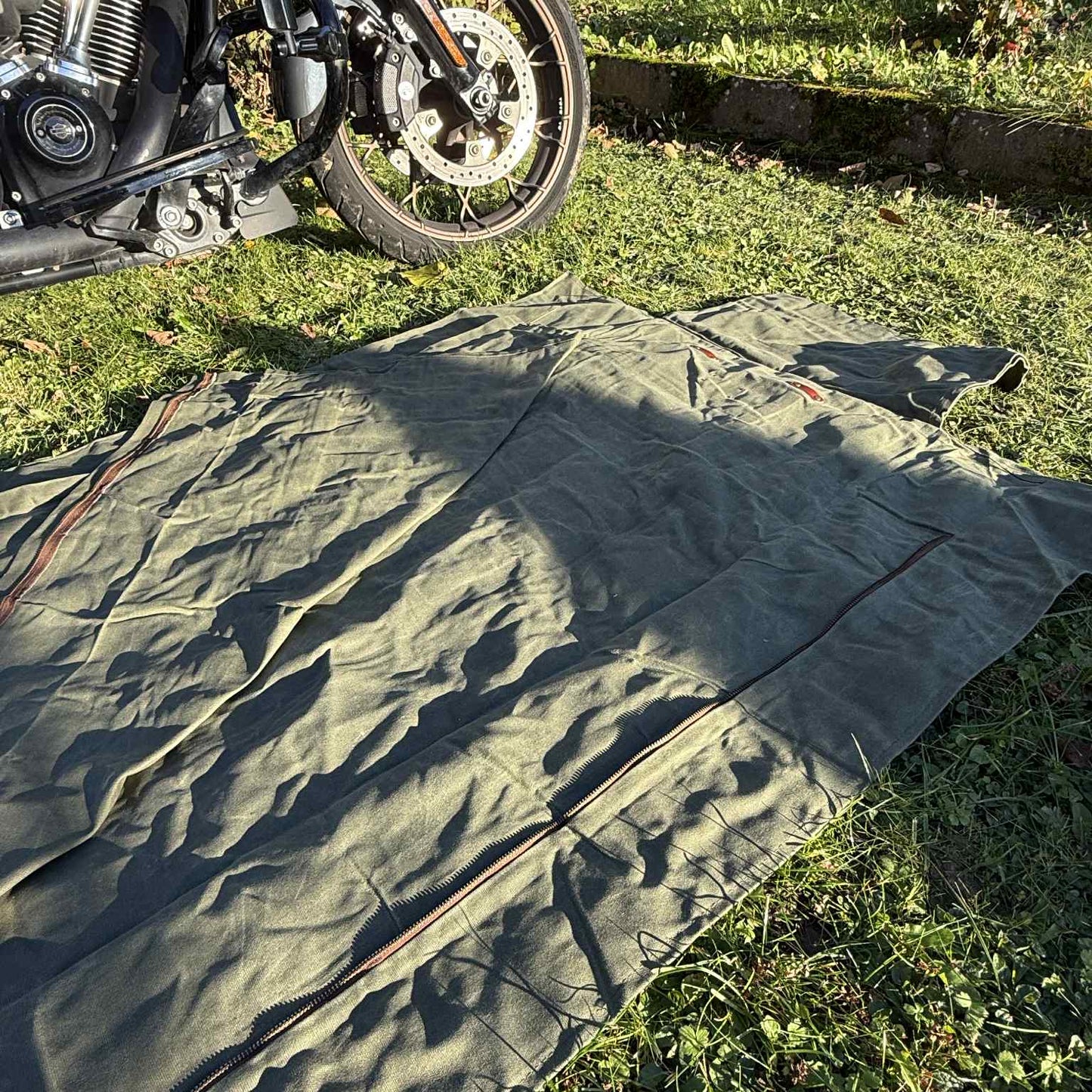The Nomad – Waxed Canvas Motorcycle Camping Sleeping Bag Cover | Waterproof 3-Season Biker Bedroll for Outdoor & Bushcraft Adventure