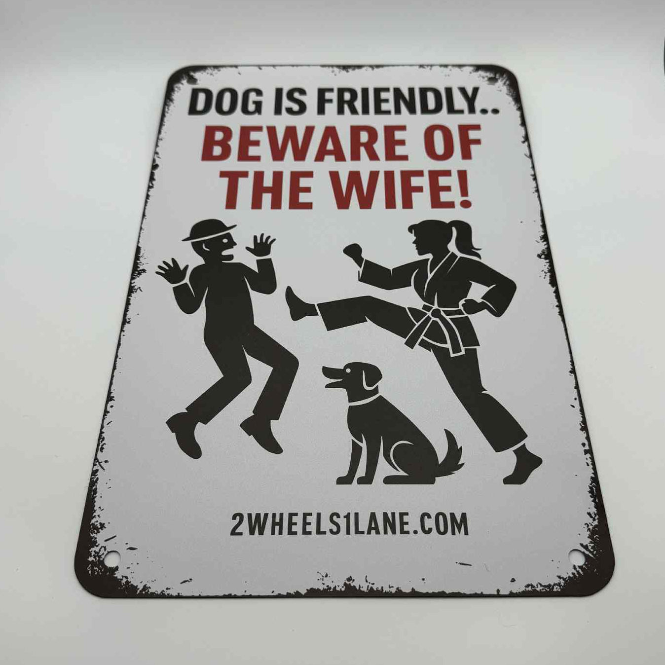 Dog Is Friendly Beware of the Wife Metal Sign – Funny Biker Garage Wall Decor 30x20cm