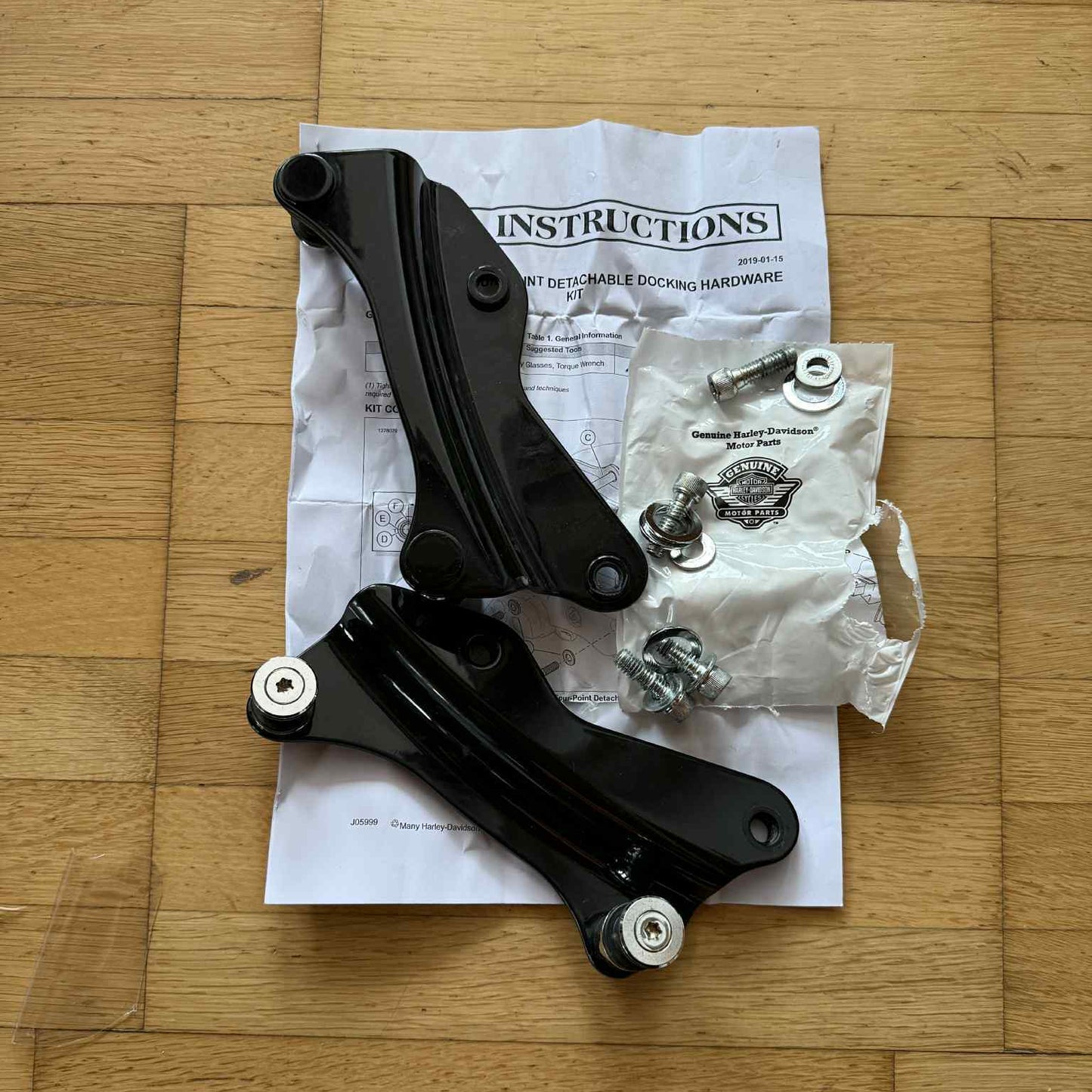 Pre-Owned Harley Davidson 4 Point Docking Hardware Kit - Gloss Black