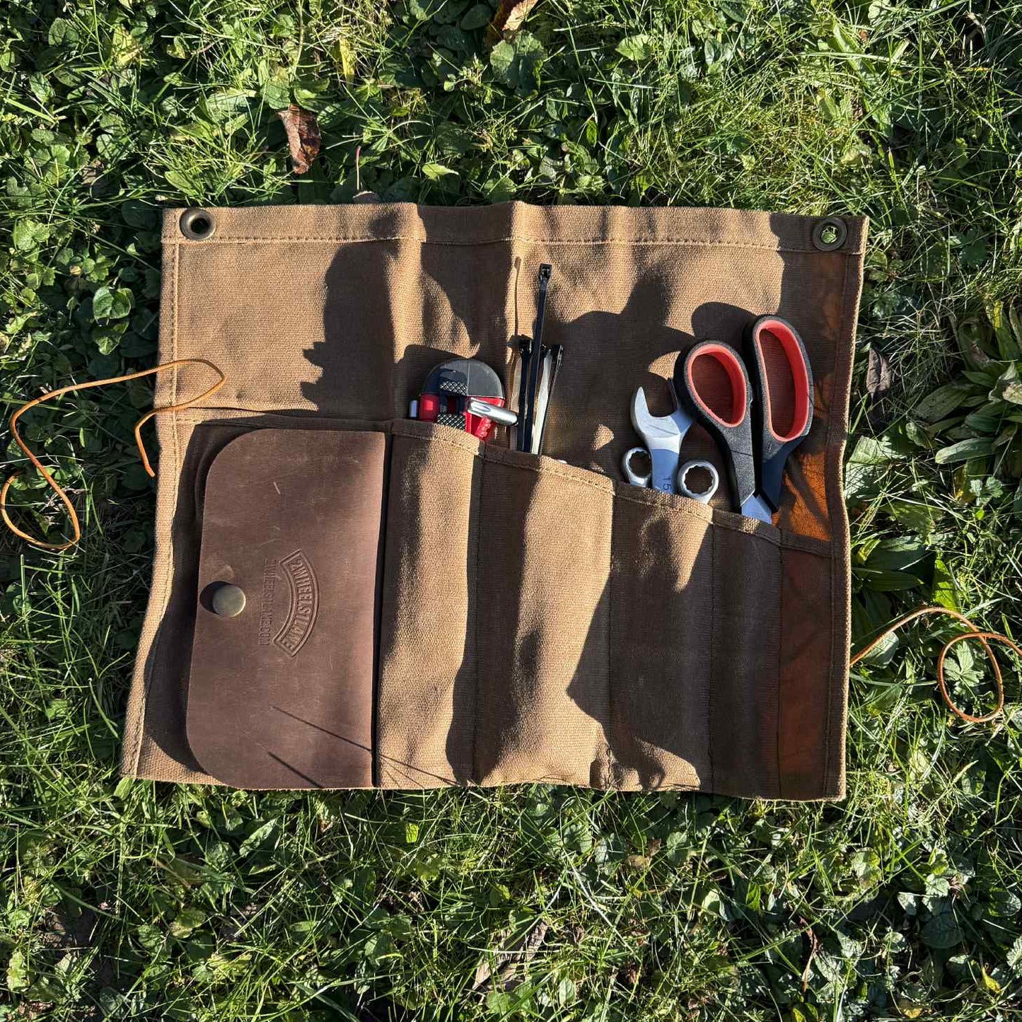 Waterproof Waxed Canvas Tool Roll – Durable Organizer for Camping & Outdoor Gear