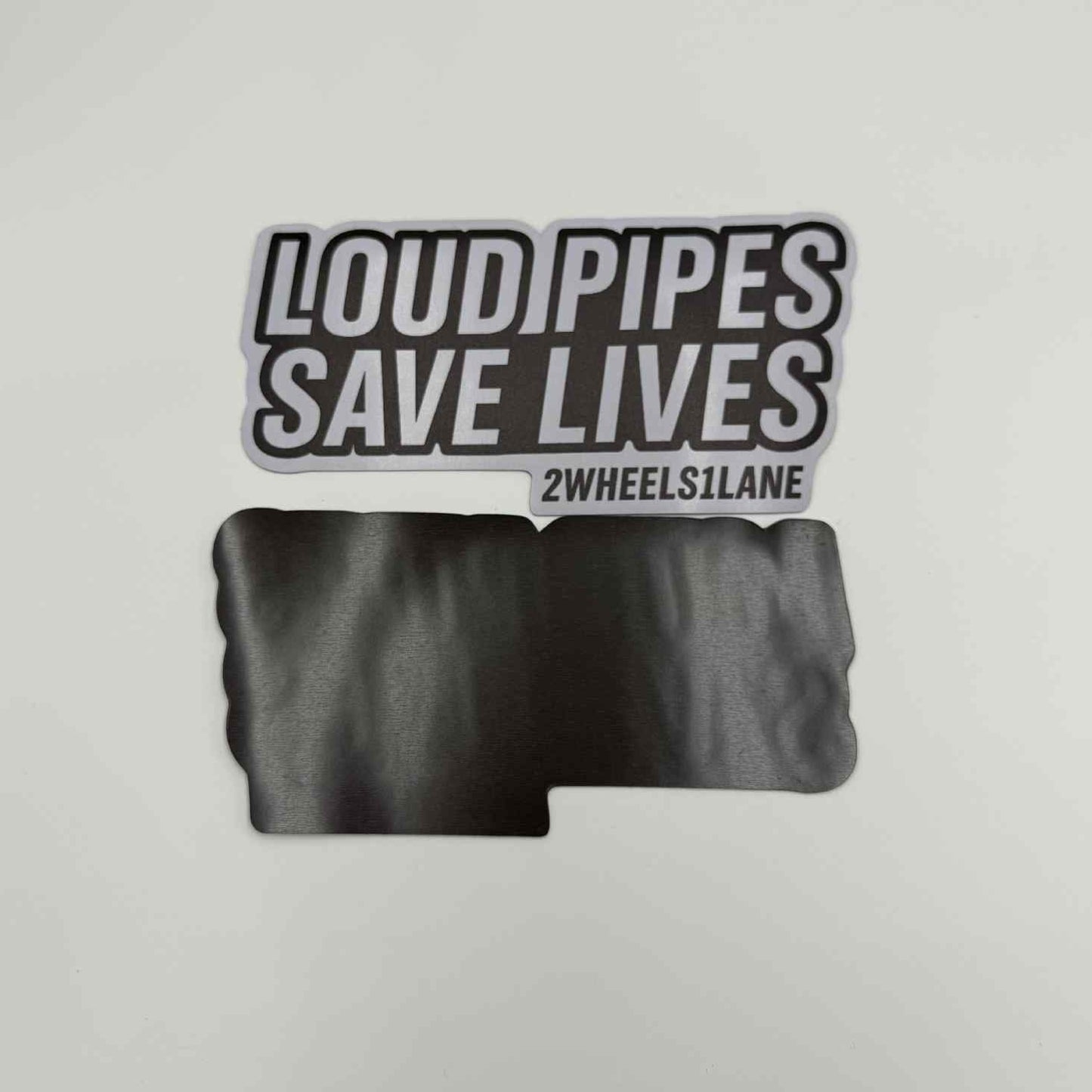 Loud Pipes Save Lives – Magnetic Metal Sign (15 × 7.5 cm) – Biker Garage & Motorcycle Decor